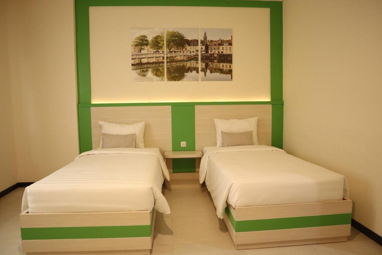 D'Carol Hotel Surabaya Eksteriør bilde