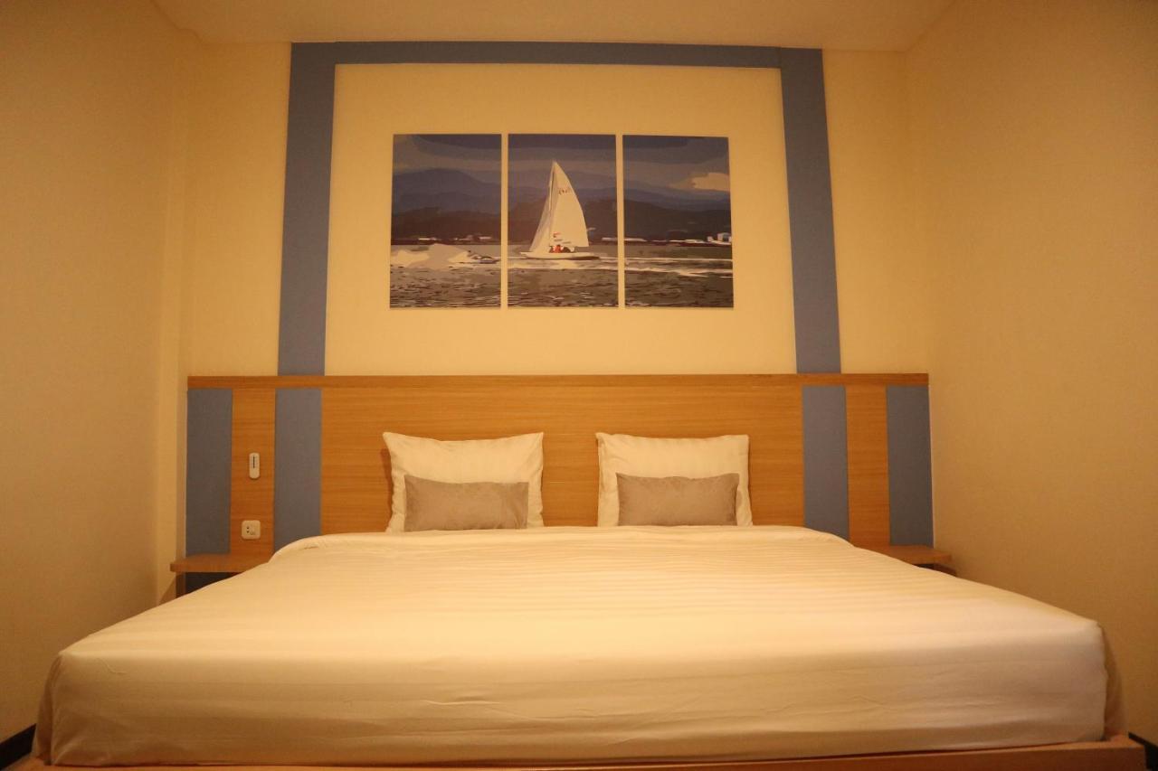 D'Carol Hotel Surabaya Eksteriør bilde